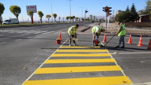 Melikgazi'de bozulan ve deforme olan yollar yenileniyor