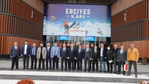 MHP Kayseri Yönetimi Kumsmall AVM’ye Çıkartma Yaptı