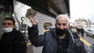 Satan satana: Döviz bürolarına akın ettiler