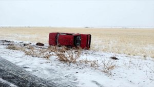 Sivas'ta trafik kazasında 5 öğretmen yaralandı 