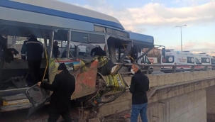Son dakika: Ankara'da halk otobüsü kaza yaptı! Yaralılar var