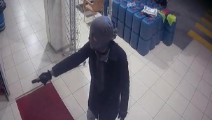 Tişörtle yüzünü gizleyip soygun yaptı! Böyle yakalandı