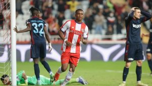 Trabzonspor'un 27 maçlık yenilmezlik serisine Antalyaspor son verdi