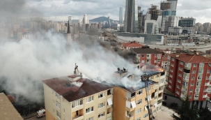 Ümraniye'de binanın çatısı alev alev yanıyor