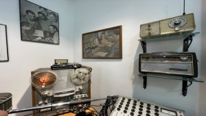 40 dilde müzik yayını yapan Radyo İlef'de aynı parçaya 40 gün sonra sıra geliyor