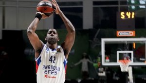 Anadolu Efes, Barcelona deplasmanında