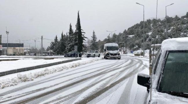 Antalya'yı Konya'ya bağlayan yol saatlerdir kapalı! Uzun araç kuyrukları oluştu