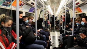 Avrupa İlaç Ajansı: Omicron'un hızlı yayılması bizi pandemiden endemiye götürebilir