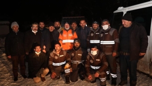 Başkan Çolakbayrakdar gece boyu karla mücadele çalışmalarını takip etti