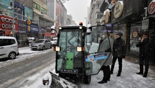 Başkan Palancıoğlu karla mücadelede sahada