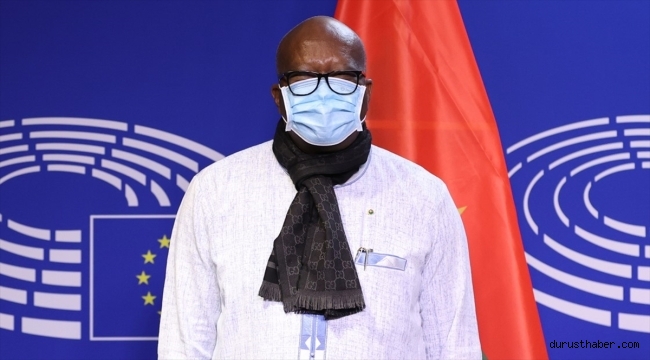 Burkina Faso'da Cumhurbaşkanı Kabore bir grup asker tarafından alıkonuldu