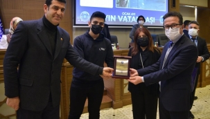 Bursa Meclisi örnek vatandaşları ödüllendirdi
