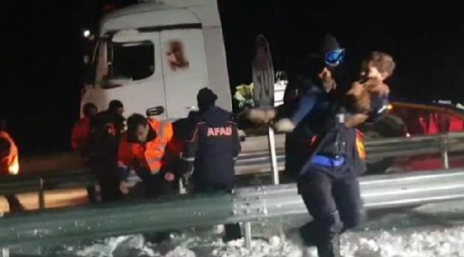 Diyarbakır - Siverek kara yolunda mahsur kalan 200 kişi kurtarıldı