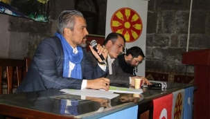 Doğu Türkistanlılar Derneği'nde Bayrak değişimi 