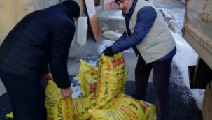 Hasene'den ihtiyaç sahiplerine kömür-odun ve soba yardımı