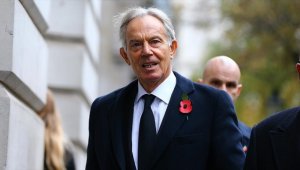 İngiltere'de yüzbinlerce kişi Tony Blair'ın 'şövalyelik unvanı'nın iptalini istiyor