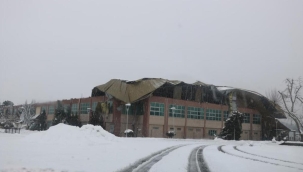 Kahramanmaraş’ta fuar alanının çatısı çöktü