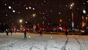 Kayseri 'kar' kenti beyaza bürüdü