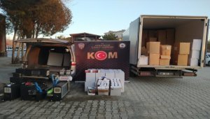 Kayseri'de kaçak sigara üretilen eve operasyon düzenlendi