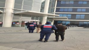 Kayseri'de rayların bağlantı demirlerini çalmaya çalışan zanlılar tutuklandı