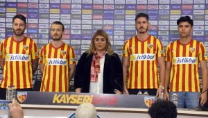 Kayserispor, yeni transferleri için imza töreni düzenledi