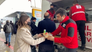 Kızılay Bursa'da sıcak yemek nöbetinde