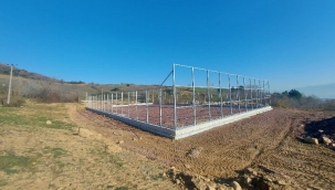 Kocaeli Büyükşehir'den Kabaoğlu'na halı saha 