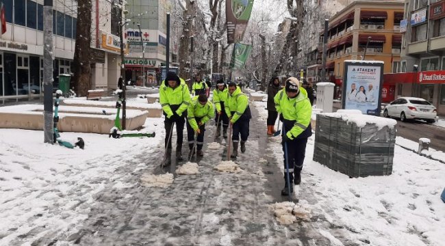 Kocaeli'de 'Park ve Bahçeler'de kar seferberliği