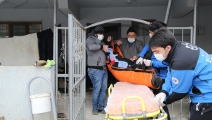 Kocaeli'nde hasta nakil ambulansları kara kışta görev başında