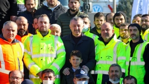 Kocaeli'nde personele sucuk ekmek ikramı 