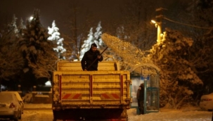 Kütahya'da kar çalışmalarında 7 bin ton tuz kullanıldı 