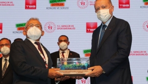 Memduh Büyükkılıç'a 'ödül' yağmuru