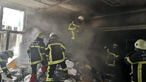 Mobilya imalathanesinde yangın