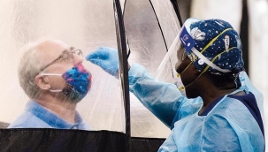 Omicron varyantı pandeminin sonunu mu getirecek? 1 SORU 4 UZMAN