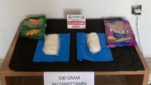 Otobüsteki yolcunun cips paketinden uyuşturucu çıktı