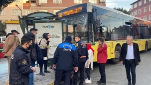 Son dakika: Eyüpsultan'da İETT otobüsü durağa çarptı! Çok sayıda yaralı var