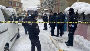 Sultanbeyli'de korkunç cinayet! Annesini vahşice öldürdü