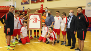 "Talas Belediyesi Sporcu Fabrikası" 2021'de 2 bin kişiye hizmet verdi