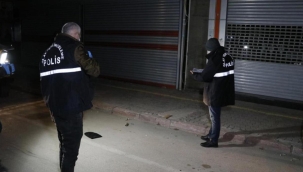 Adana'da otomobilin altına bırakılmış 3 adet EYP bulundu