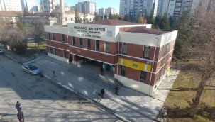 Akıl Küpü Kütüphanesinde dede torun bir arada 