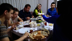 Akşam ezanı saat kaçta okunuyor? Regaib Kandili orucu iftar vakti ne zaman?