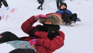 Aksaray Valisi Hamza Aydoğdu karda kayan çocukları ziyaret etti 