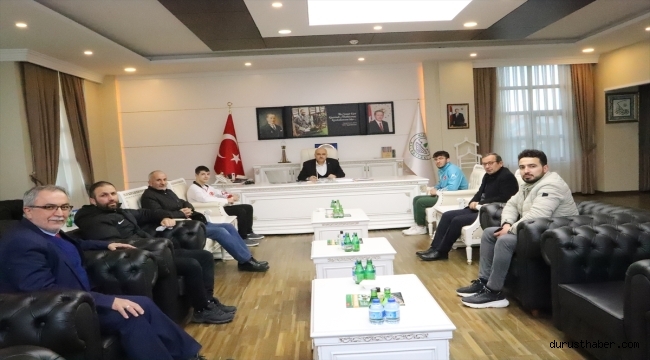 Başkan Acar'dan, Engelliler Güreş Şampiyonası ikincisi Bostancıya ödül