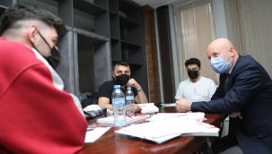 Başkan Çolakbayrakdar, gençlerin gönlünü fethetti