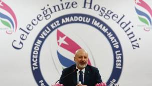 Başkan Çolakbayrakdar, gençlerin sorularını tek tek cevapladı