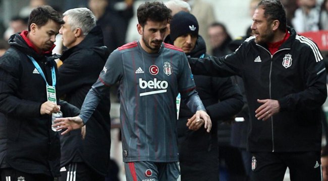 Beşiktaş - Göztepe maçında taraftarlar Oğuzhan Özyakup'u ıslıkladı!