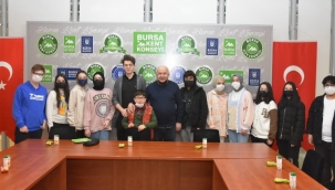 Bursa'da Çocuk Meclisi'nde demokrasi şöleni