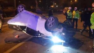 Bursa’da uygulamadan kaçan otomobil ile servis aracı ile çarpıştı: 3 yaralı