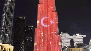 Cumhurbaşkanı Erdoğan’ın BAE ziyareti öncesi Burj Khalifa’ya Türk bayrağı yansıtıldı