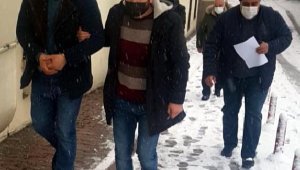 Dövüp, para ve cep telefonunu gasbettiler